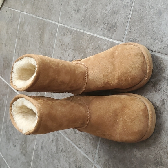 UGG classic short II chestnut medium tan uggs boots booties size 4 - Picture 4 of 11